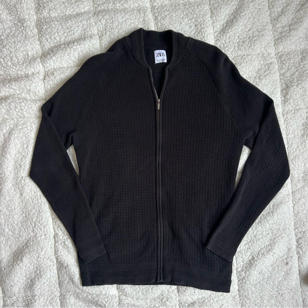 Zara Black Zip Up Sweater with Ribbed Cuffs